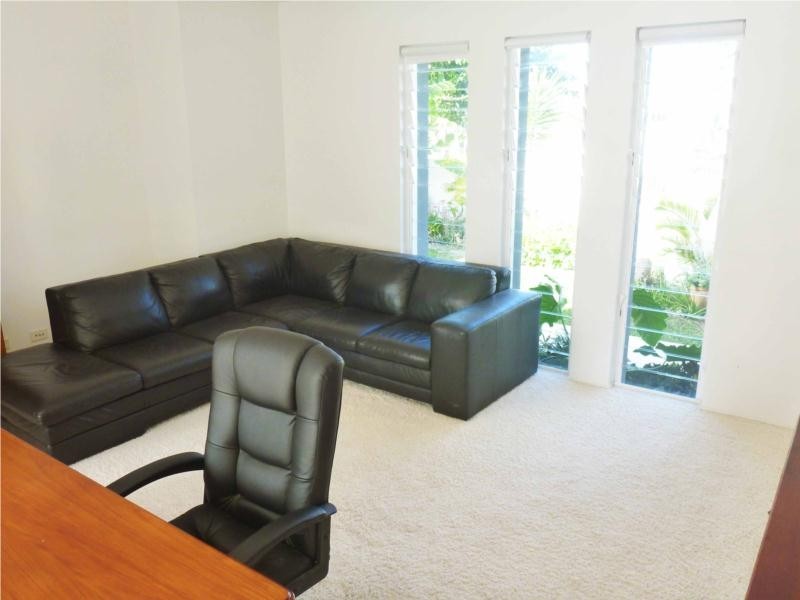 49 Beverly Crescent, Broadbeach QLD 4218