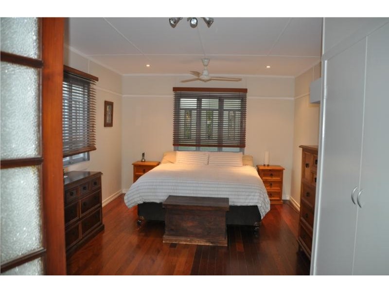 227 Broadwater Ave West, Maroochydore QLD 4558