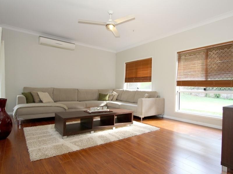 9 Riversleigh Road, Bellbowrie QLD 4070