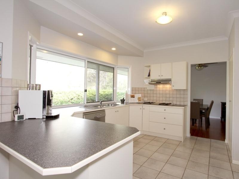 9 Riversleigh Road, Bellbowrie QLD 4070