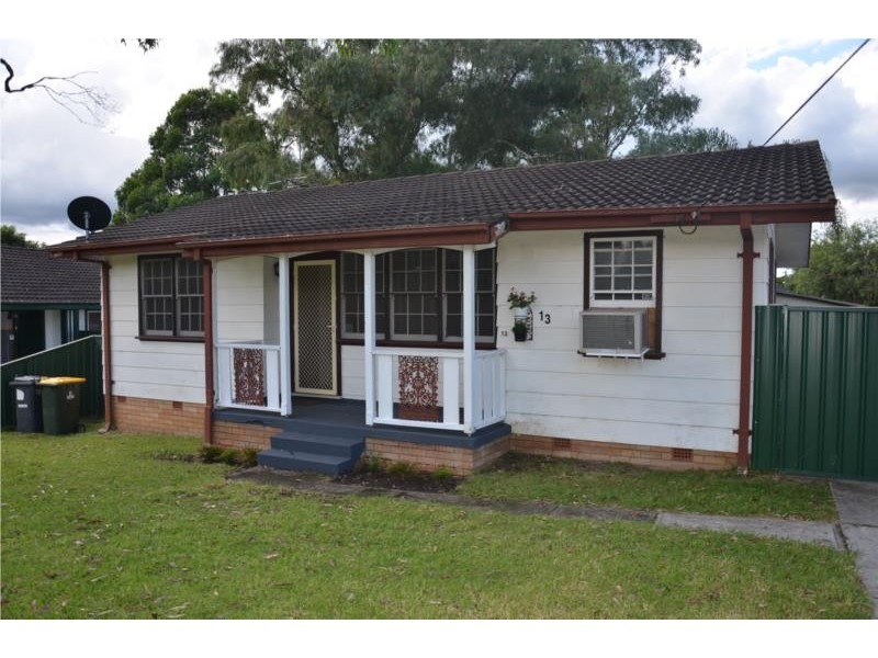 13 Kurrawa Crescent, Dapto NSW 2530