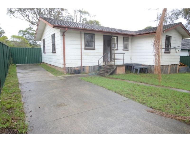 13 Kurrawa Crescent, Dapto NSW 2530