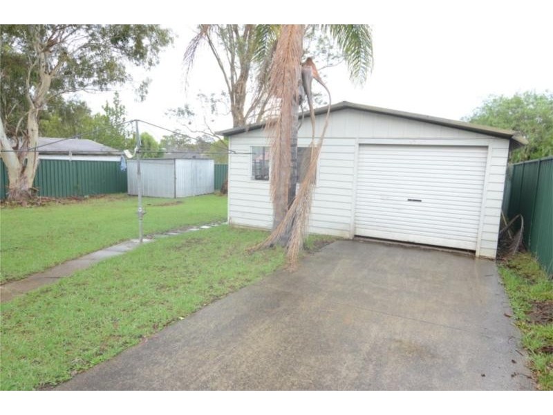13 Kurrawa Crescent, Dapto NSW 2530
