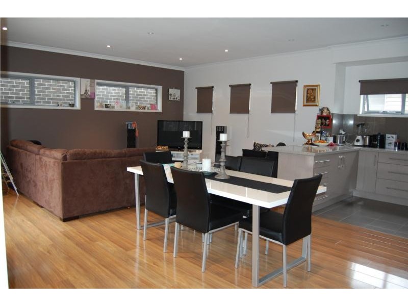 1/12 Gunnedah street, Sunshine VIC 3020