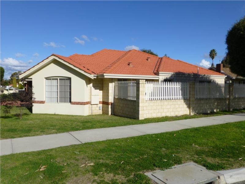 2 Finnan Street, Cloverdale WA 6105