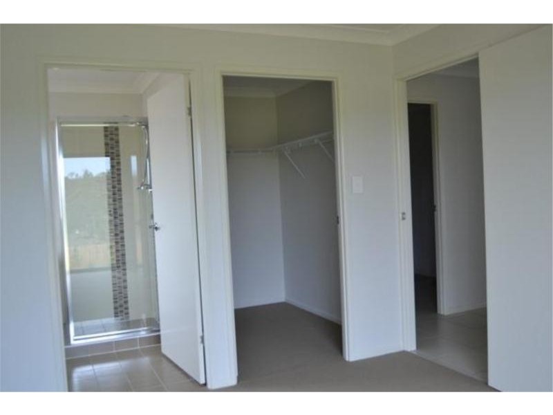 29 Navickas Cct, Redbank Plains QLD 4301