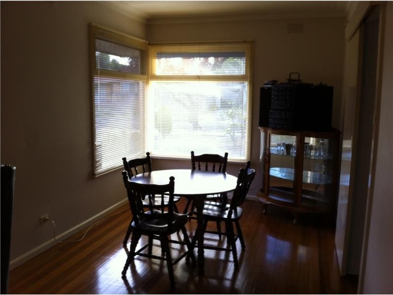 27 Pine Way, Doncaster East VIC 3109