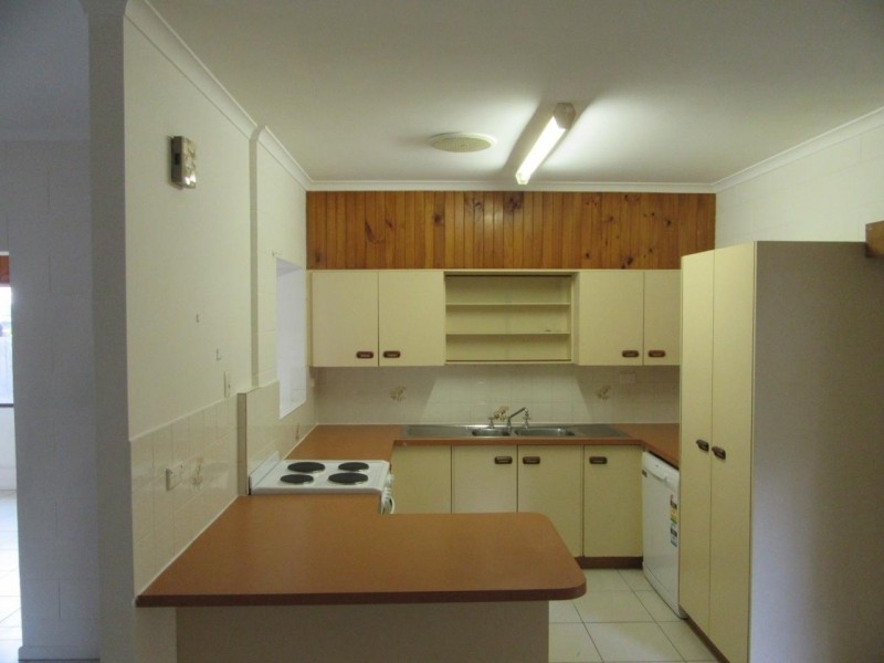 2/10 Lomond Close, Edge Hill QLD 4870