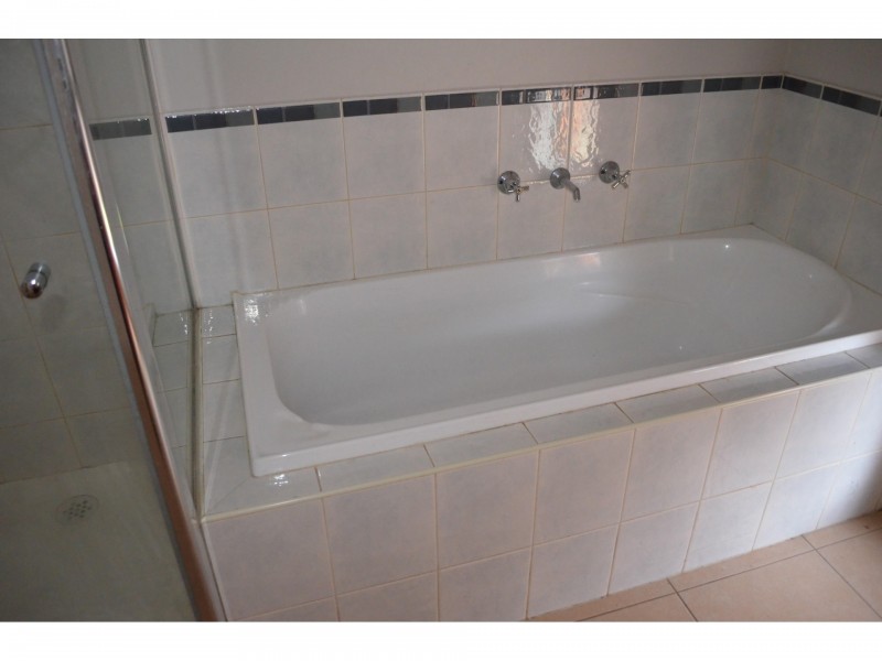 33 McArthurs Road, South Morang VIC 3752