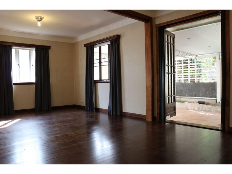 122 Victor Street, Holland Park QLD 4121