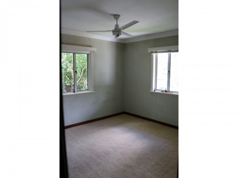 122 Victor Street, Holland Park QLD 4121