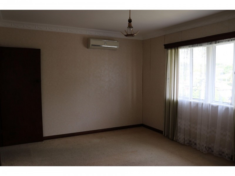 122 Victor Street, Holland Park QLD 4121