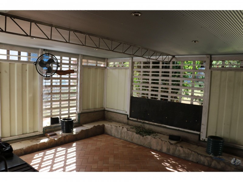 122 Victor Street, Holland Park QLD 4121