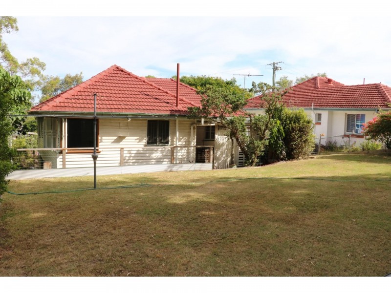 122 Victor Street, Holland Park QLD 4121