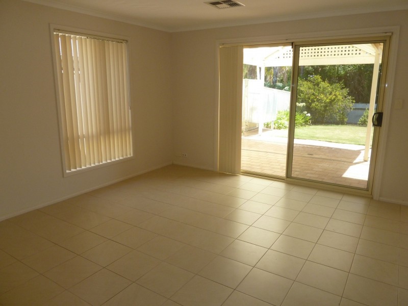 25 Alderman Avenue, Seacombe Gardens SA 5047