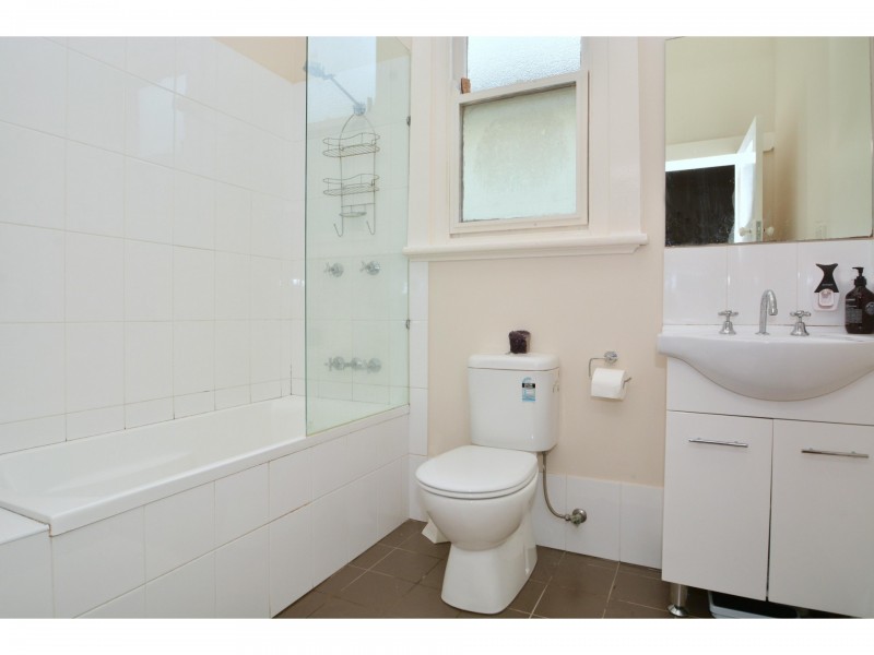 18 Rawson Street, Mayfield NSW 2304