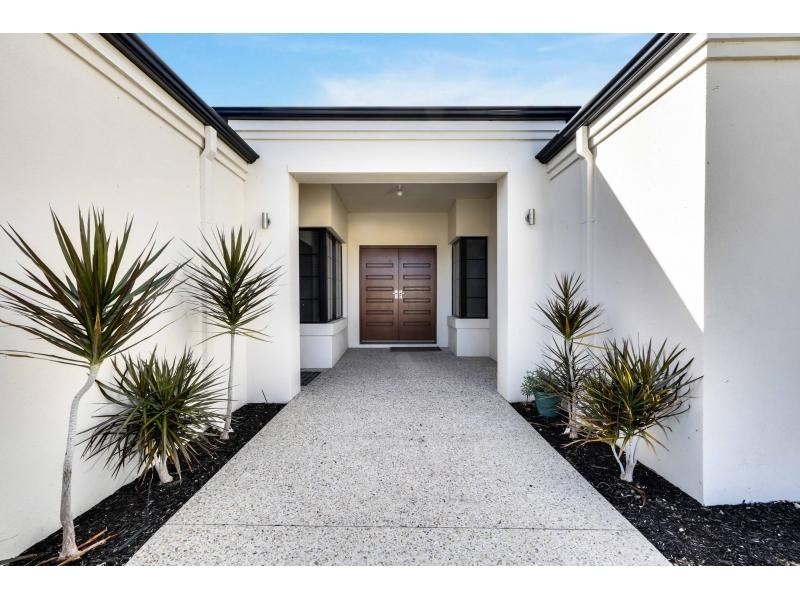6 Anglesea Way, Madora Bay WA 6210