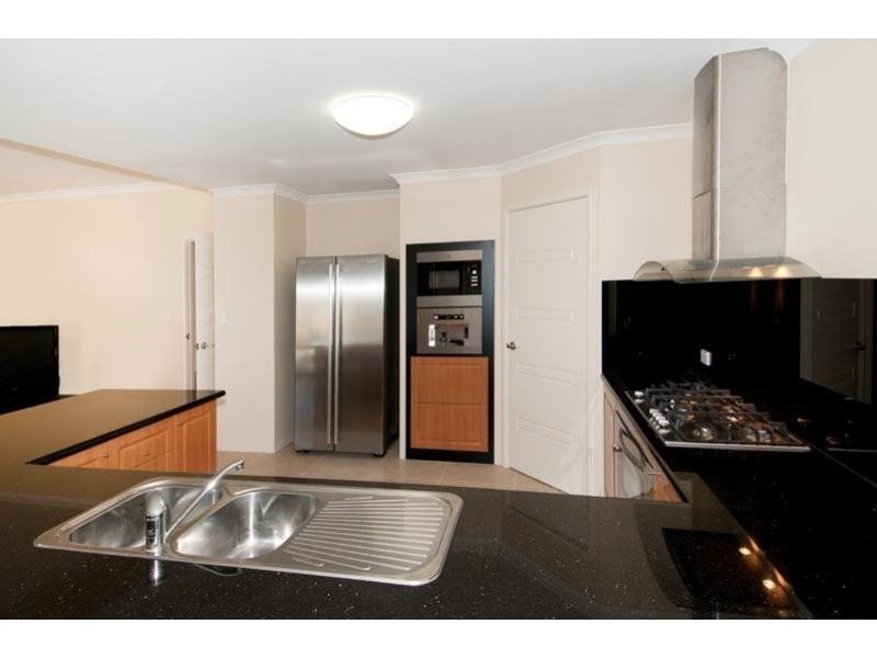6 Anglesea Way, Madora Bay WA 6210