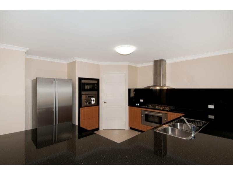 6 Anglesea Way, Madora Bay WA 6210