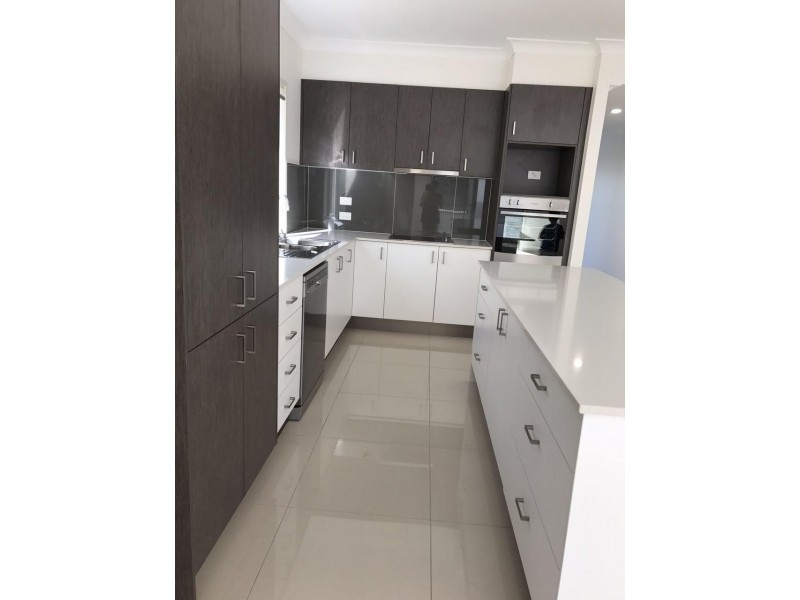 98 McDermott Parade, Rochedale QLD 4123