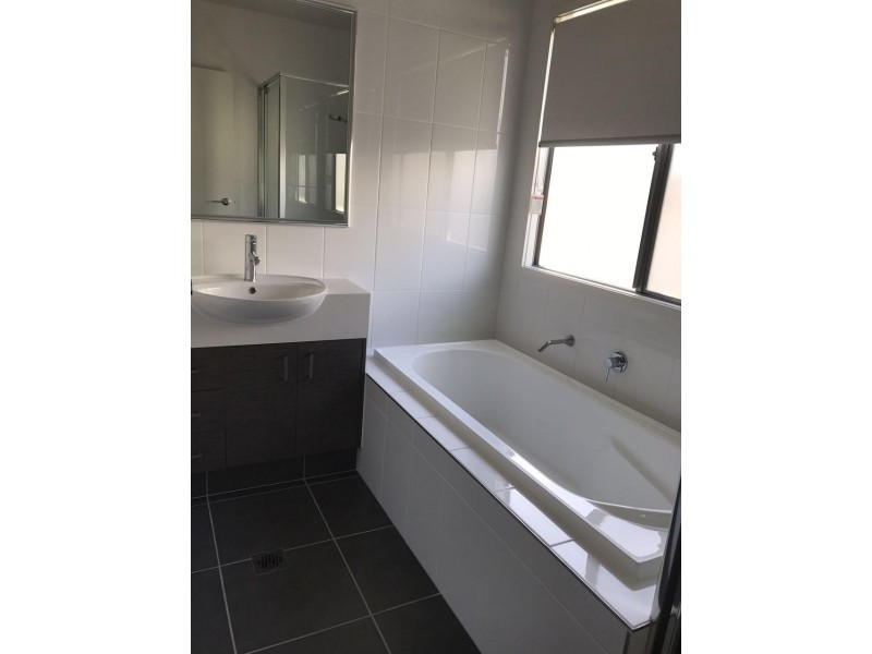 98 McDermott Parade, Rochedale QLD 4123