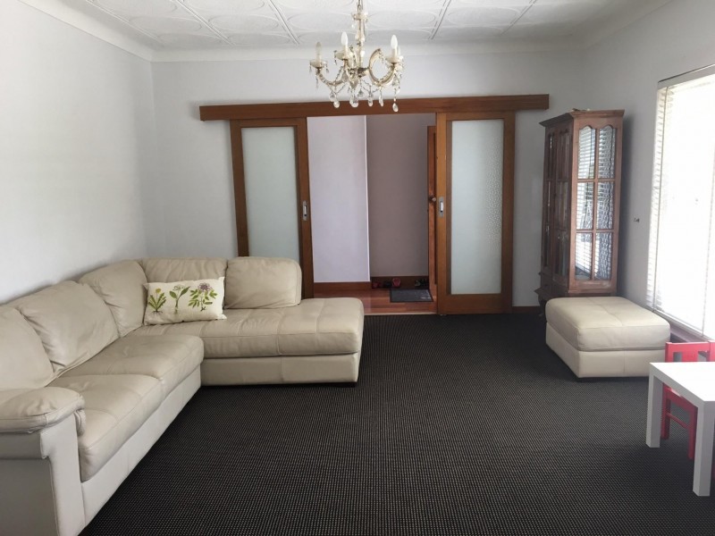 15 Pass Crescent, Beaconsfield WA 6162