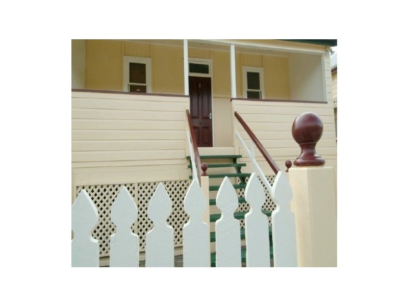 2 Elfin Street, East Brisbane QLD 4169