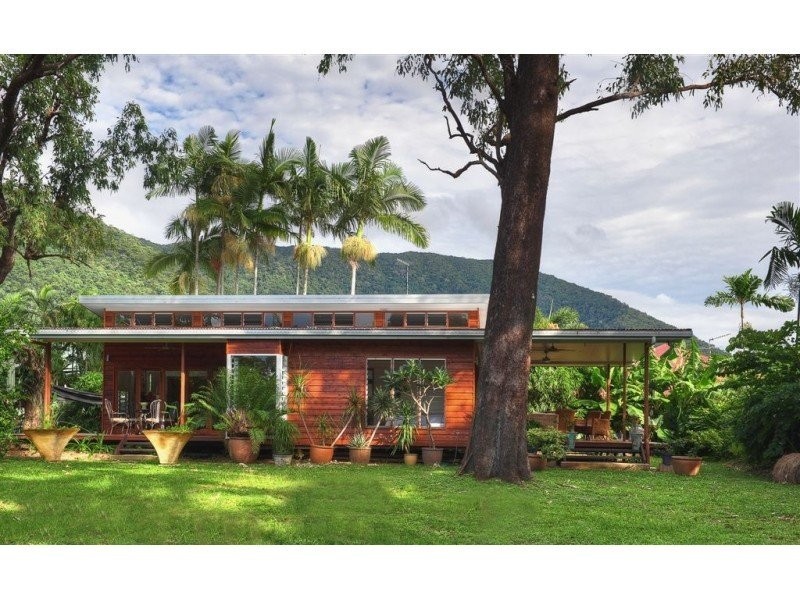 Clifton Beach QLD 4879