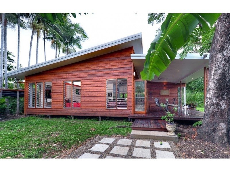 Clifton Beach QLD 4879