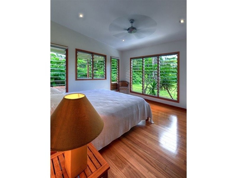 Clifton Beach QLD 4879