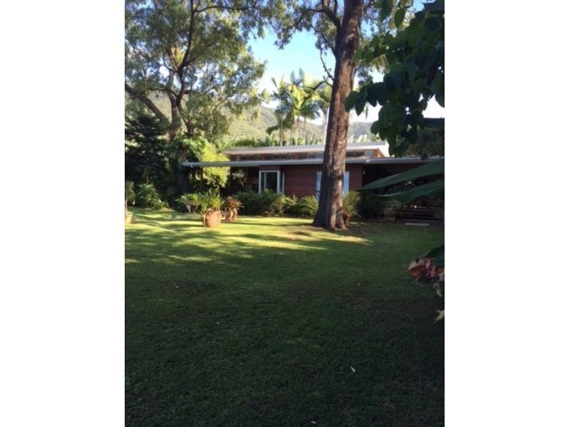 Clifton Beach QLD 4879