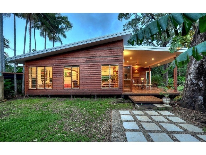 Clifton Beach QLD 4879