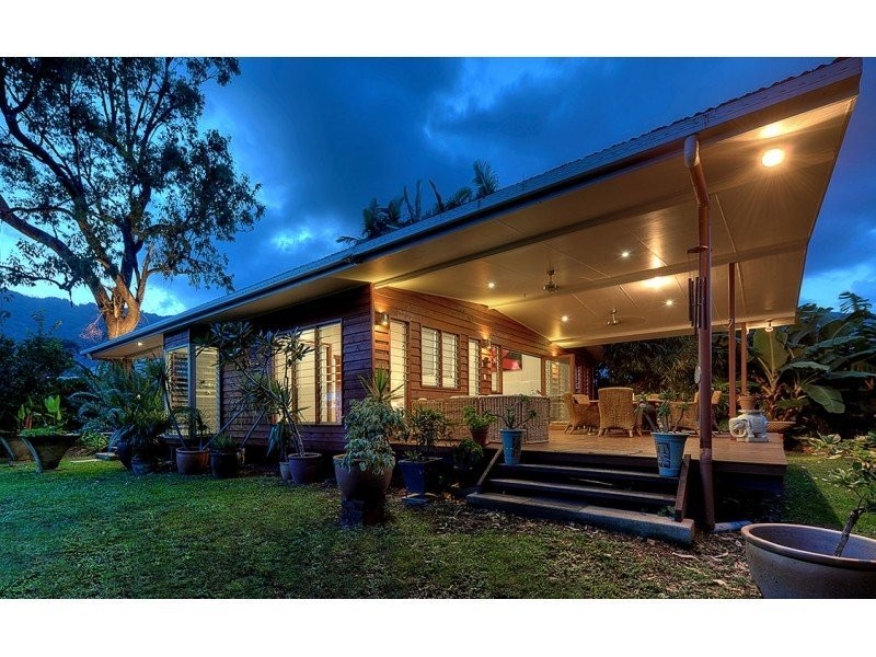 Clifton Beach QLD 4879