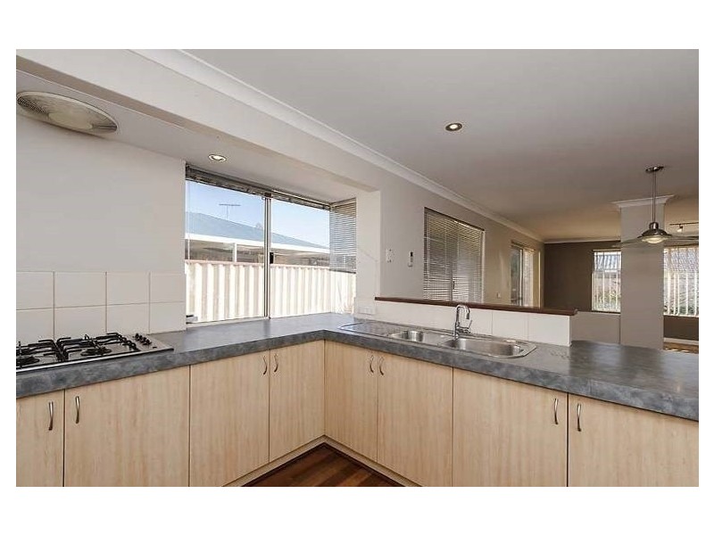 4 Charm Way, Atwell WA 6164