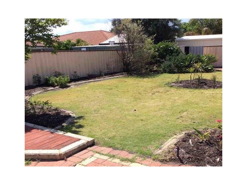 4 Charm Way, Atwell WA 6164