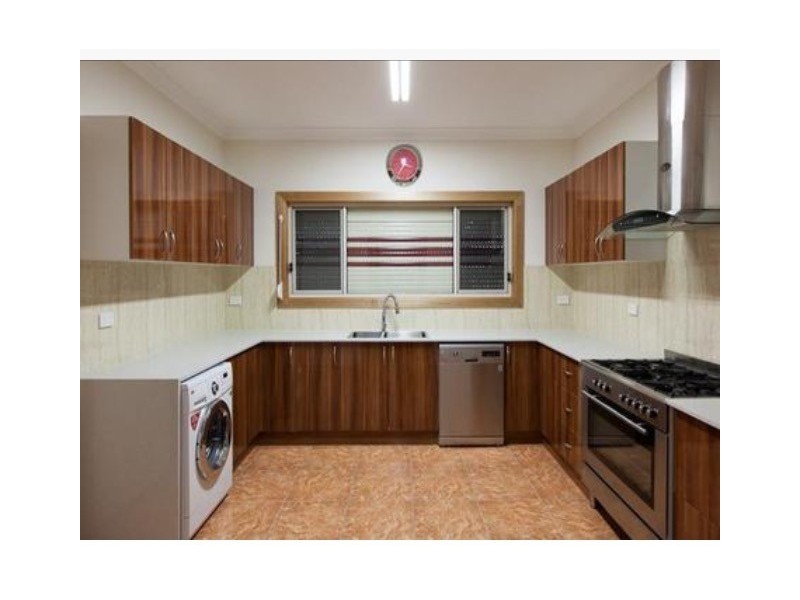 374 Princes Highway, Corrimal NSW 2518