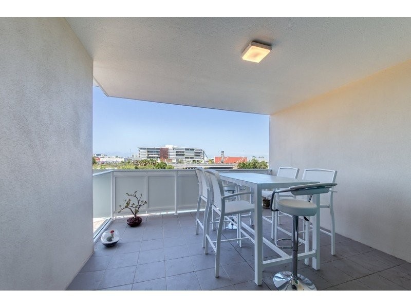 7102/7 Emporio Place, Maroochydore QLD 4558