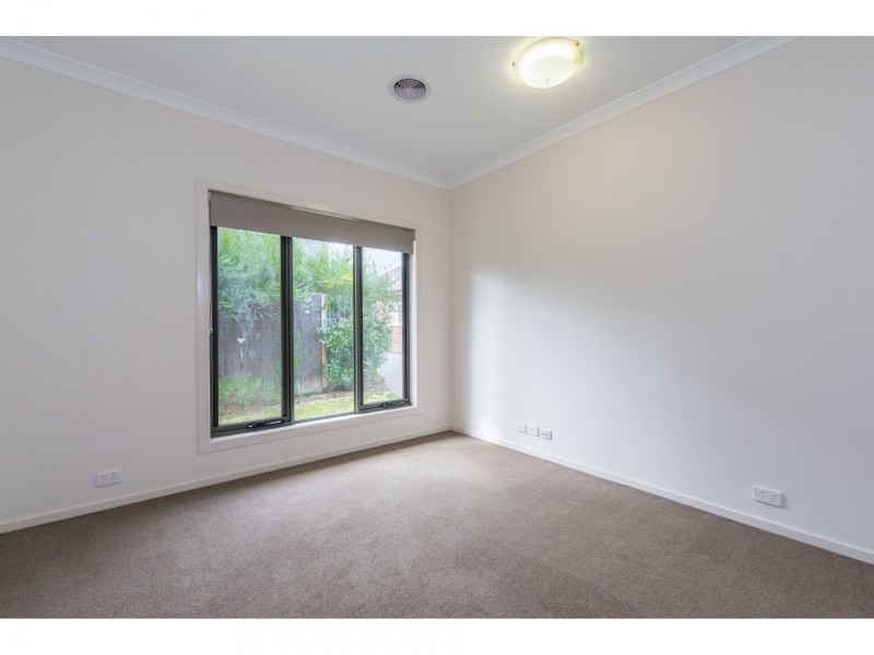 2/7 Prince Edward Avenue, Mckinnon VIC 3204