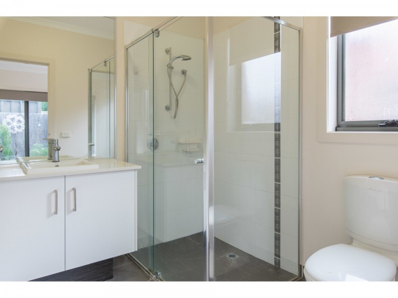 2/7 Prince Edward Avenue, Mckinnon VIC 3204