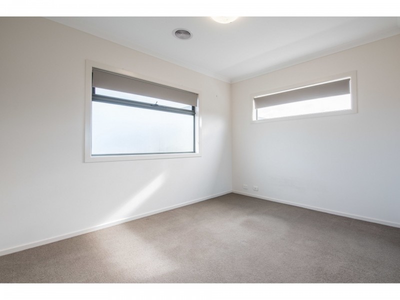 2/7 Prince Edward Avenue, Mckinnon VIC 3204
