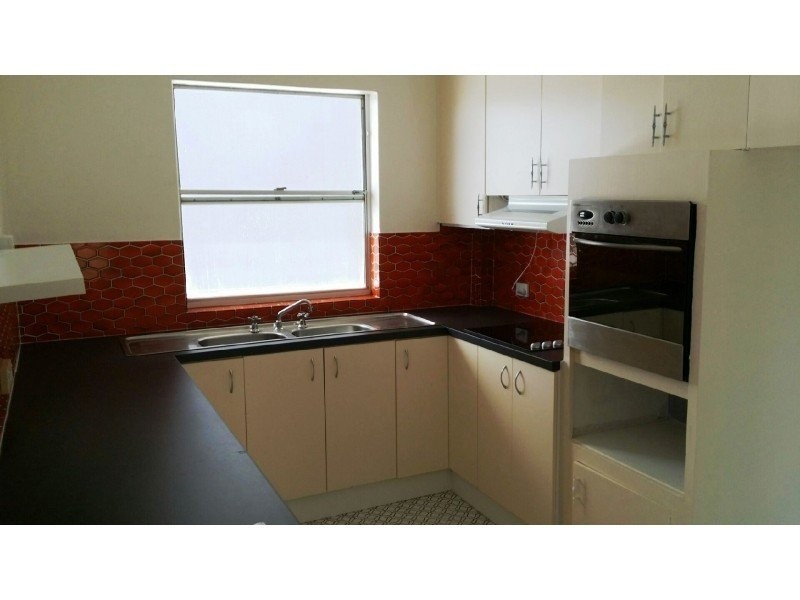 4/3513 Main Beach Parade, Main Beach QLD 4217