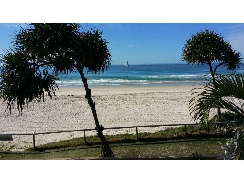 4/3513 Main Beach Parade, Main Beach QLD 4217