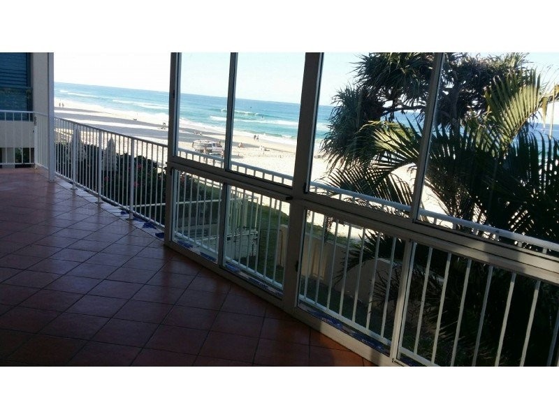 4/3513 Main Beach Parade, Main Beach QLD 4217