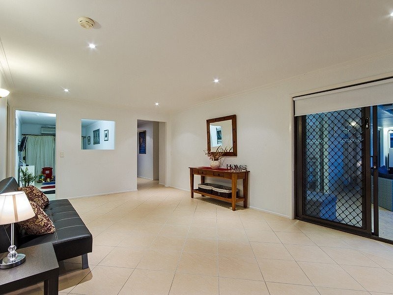 35 Columbus Drive, Hollywell QLD 4216