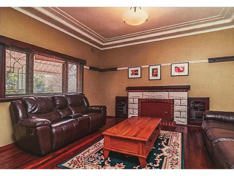 166 Douglas Avenue, Kensington WA 6151