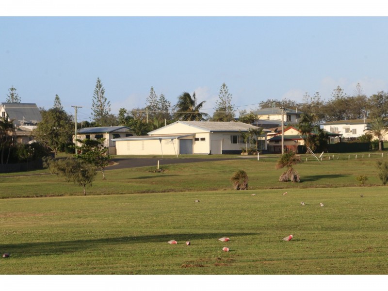 3 Bennett Street, Elliott Heads QLD 4670