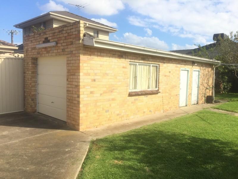 17 Highridge crescent, Airport West VIC 3042