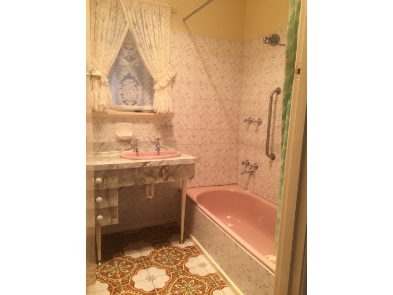 17 Highridge crescent, Airport West VIC 3042