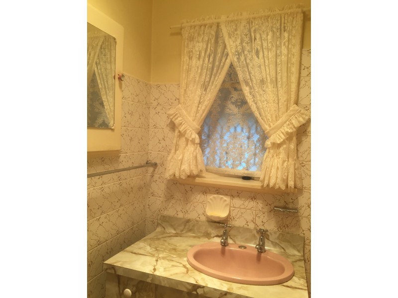 17 Highridge crescent, Airport West VIC 3042