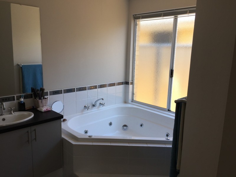 77 Bellavista Parade, Meadow Springs WA 6210